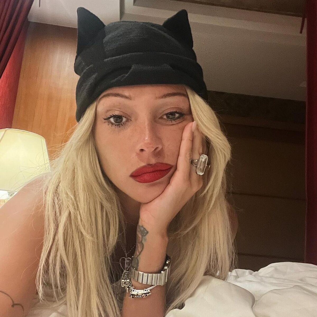    Настя Ивлеева Социальные сети