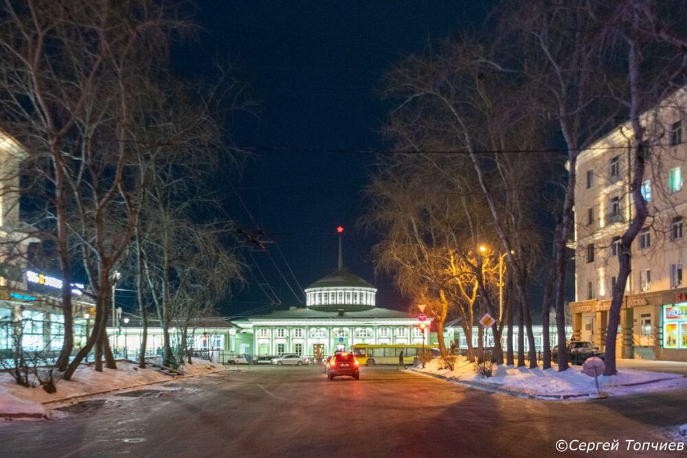Вокзал города Мурманск в утренние часы. 10 утра