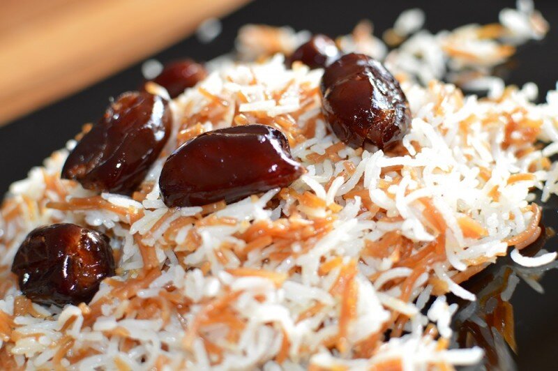 Рис с лапшой и финиками / ashpaz1.com