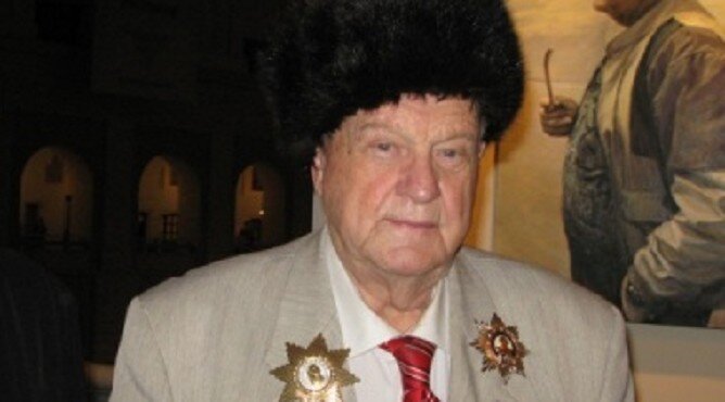 Владимир Чеботарев, режиссер "Человека-амфибии". Умер в 2010 году в возрасте 88 лет. 