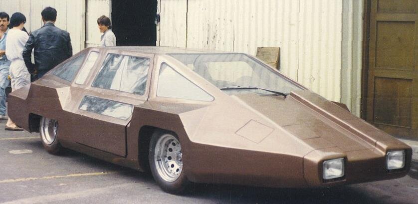 Футуристический автомобиль из фильма "Вспомнить все", 1990 г.
