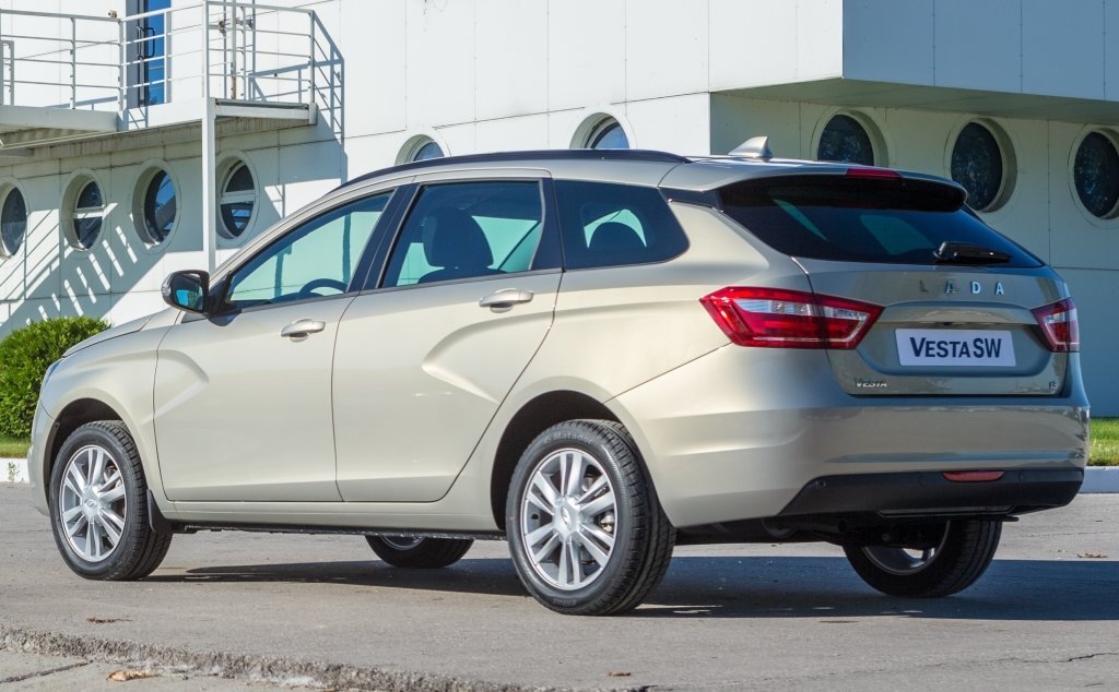 Вот она, предел мечтаний некоторых автомобилистов. Хороша конечно с виду, но чего-то как-то не так...