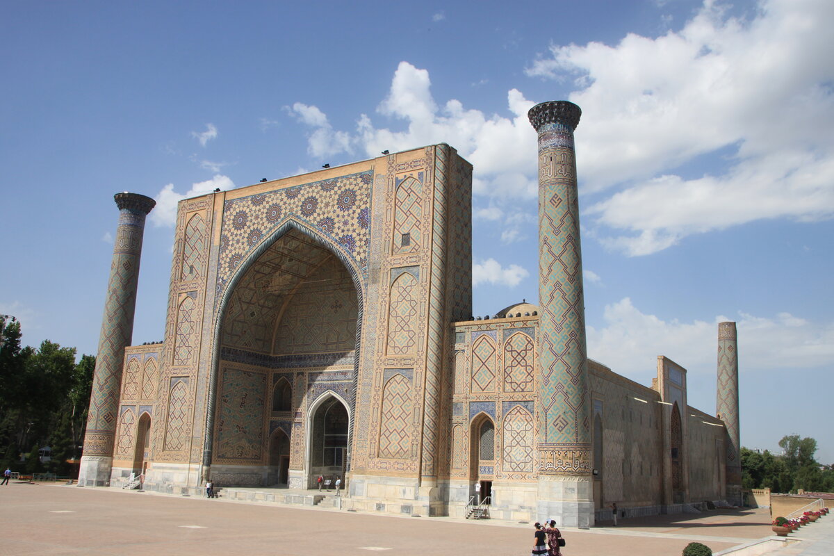 Samarqand koica. Огни самарканда. Регистан самарканд медресе улугбека. Регистан самарканд узбекистан. Узбекистан,г.
