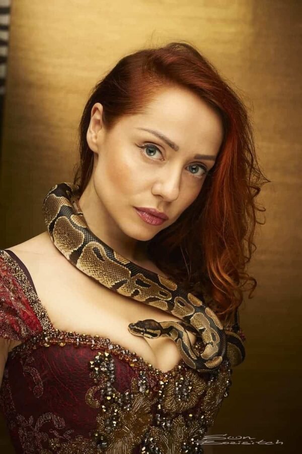 Яна Береговая в платье собственного брендa