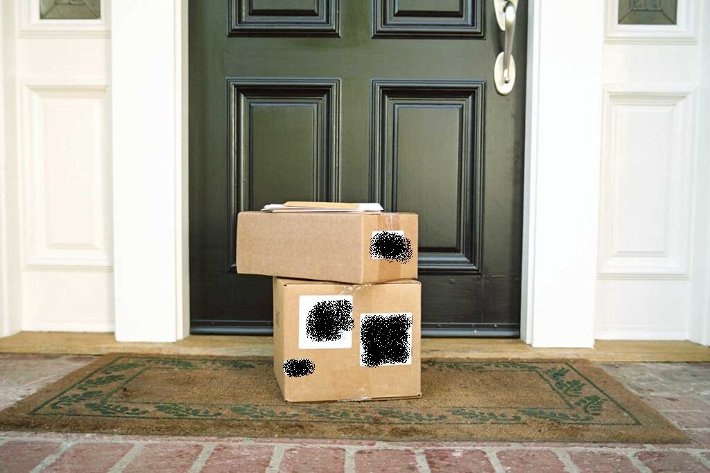 Посылка у двери.