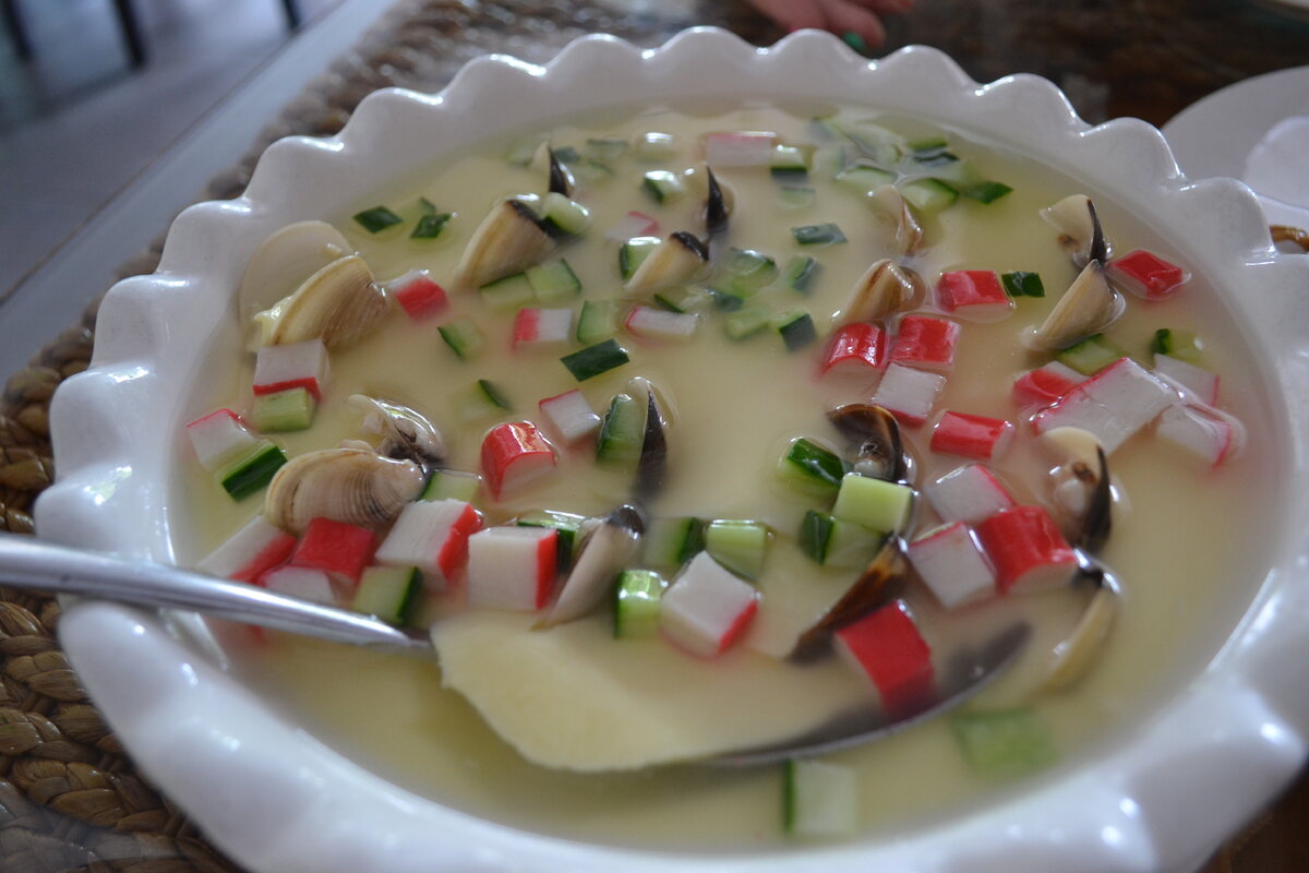 Этот омлет больше похож на десерт. И он был не вкусный.