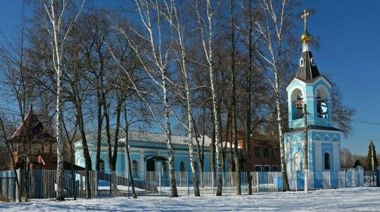 В 1867 году был построен деревянный Казанский храм. До этого времени деревня входила в состав прихода Казанского храма села Долгомостье.