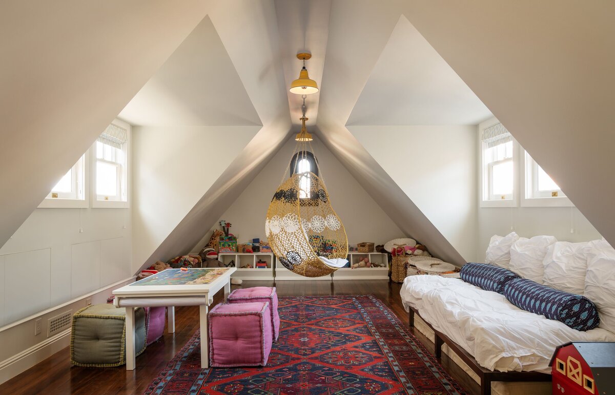 Спальня в мансарде (54 фото): планировка и идеи дизайна интерьера