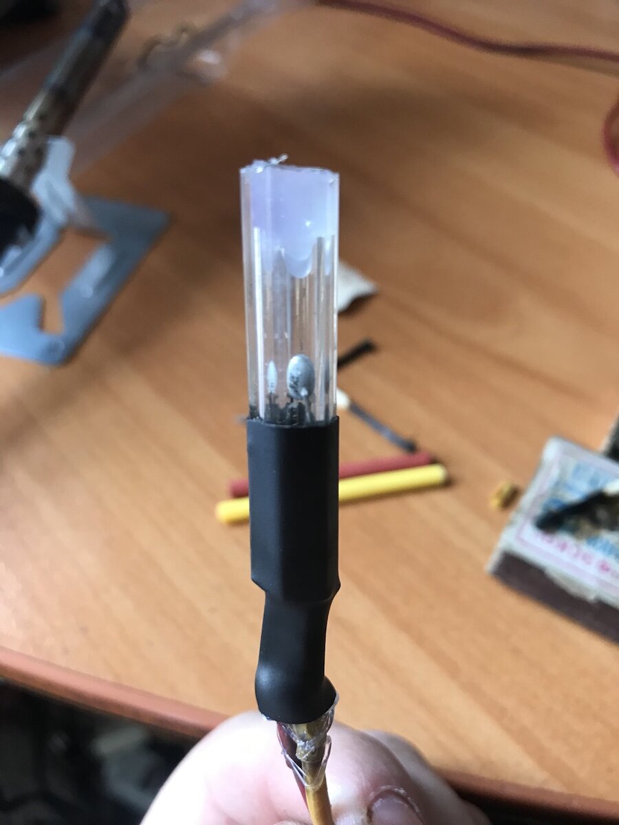 Поместил датчик в корпус и все за изолировал от окружающей среды )))