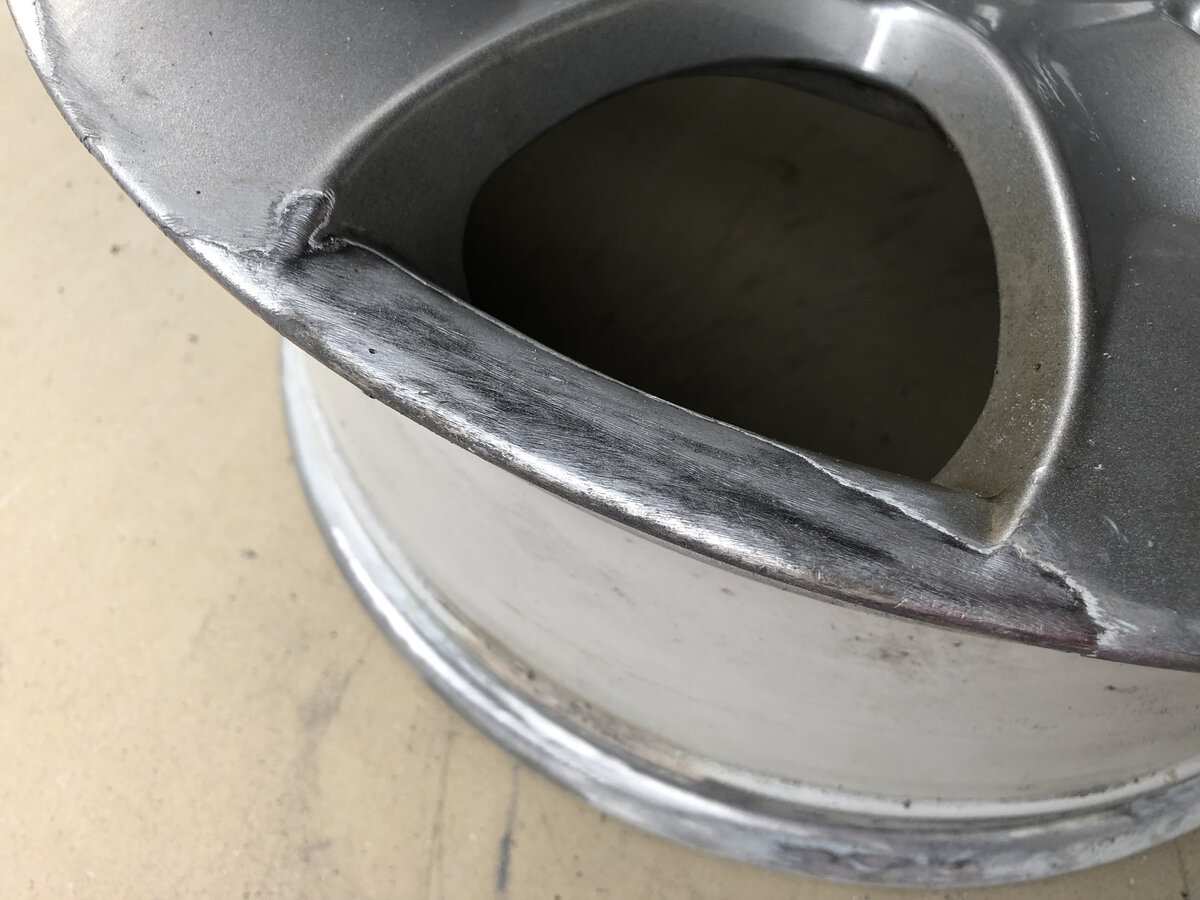 Зачистил трещины порошка после бордюрки