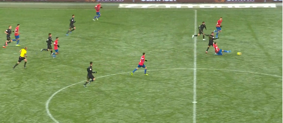 Шарлия дарит шанс Алиеву