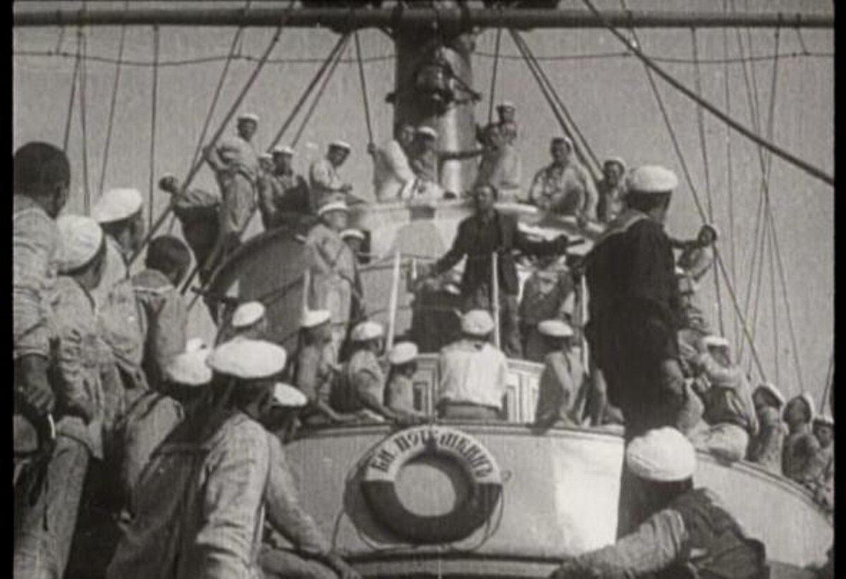 Кадр из фильма "Броненосец "Потёмкин"