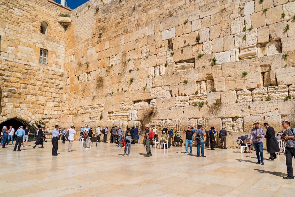 Western Wall ή Wailing Wall στην Ιερουσαλήμ.  Πηγή φωτογραφίας: https://traveltimes.ru