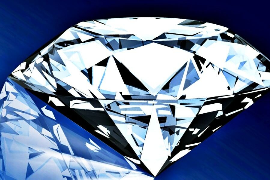 Огранённый алмаз 