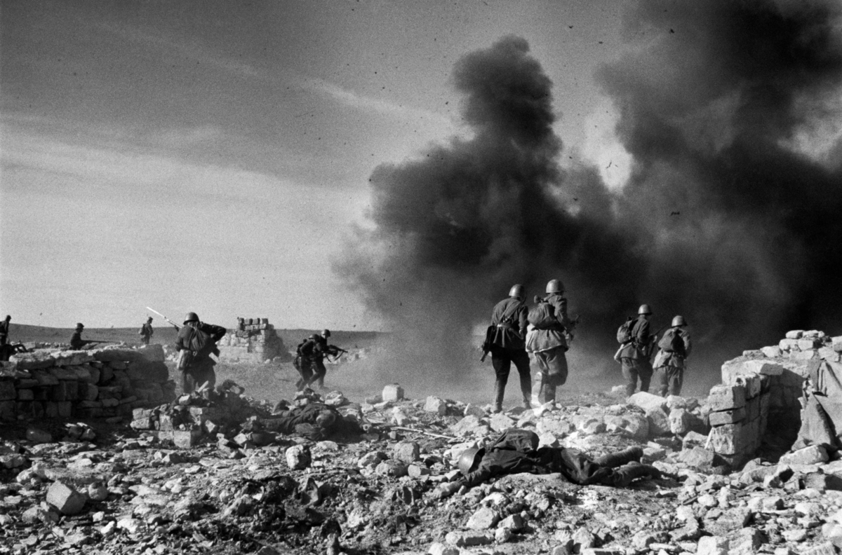 Атака на севастополь раненые. Оборона Севастополя 1942. Второй штурм Севастополя 1941-1942. Оборона Севастополя 1942 год.