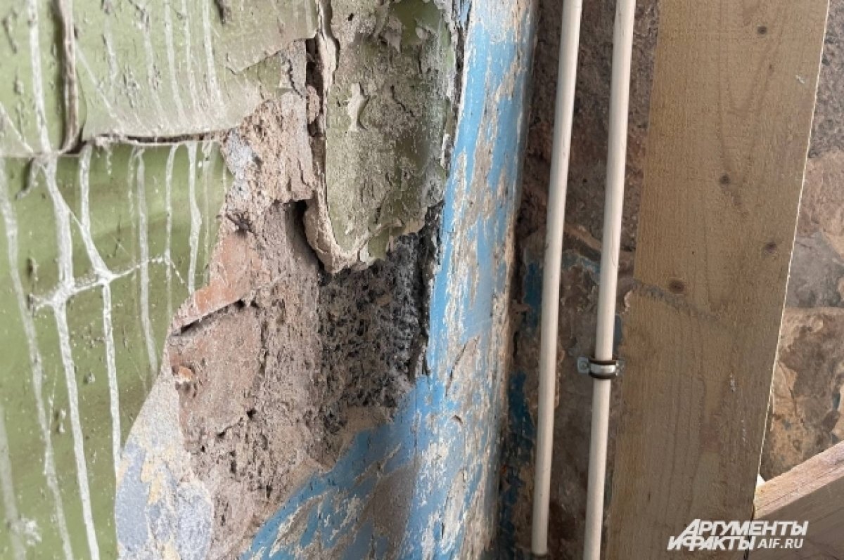    Сдать пятиэтажку для переселенцев в Бежицком районе Брянска по контракту должны в декабре. В начале года анонсировали строительство в городе и второго дома, но к нему так и не приступили.