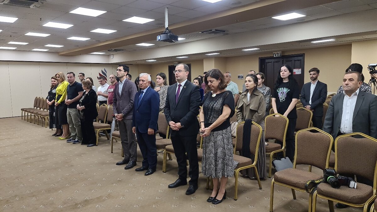 12 сентября по инициативе адвокатской конторы «Аве Юс» в зале «Манташов» бизнес-центра «Элит Плаза» состоялась презентация книги адвоката Палаты адвокатов Республики Армения, главного редактора...-12