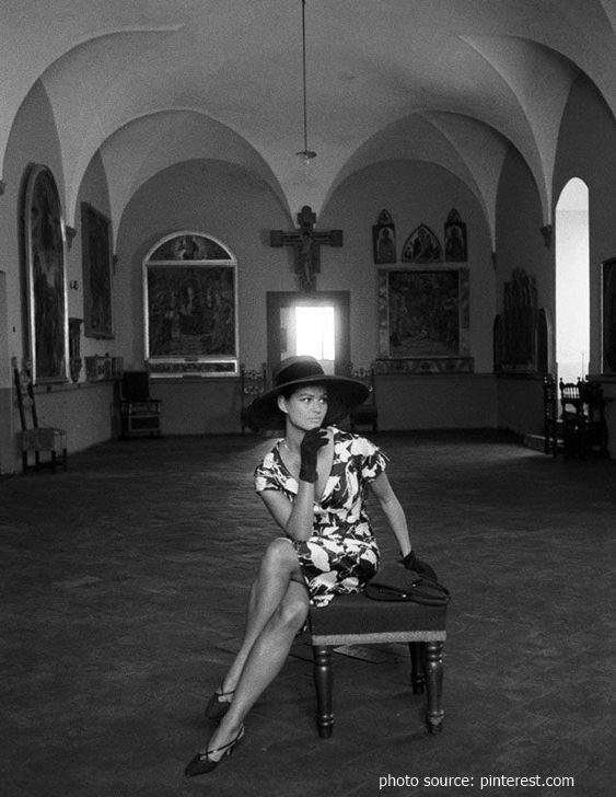 Клаудиа Кардинале на съёмках "Туманных звёзд Большой Медведицы"