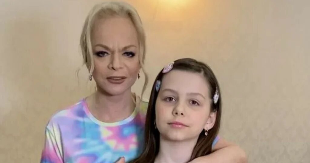 Лариса Долина с внучкой, соцсети