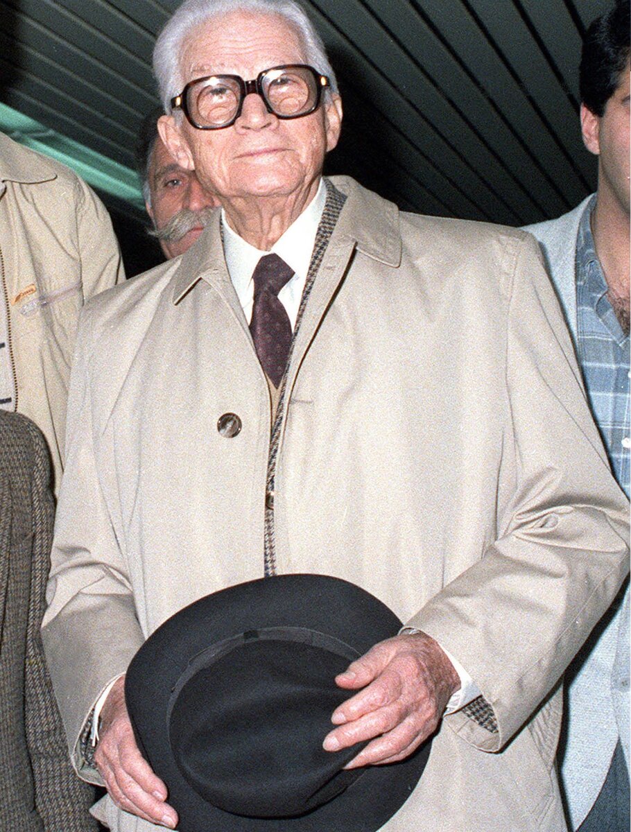 Ками́ль Нимр Шаму́н