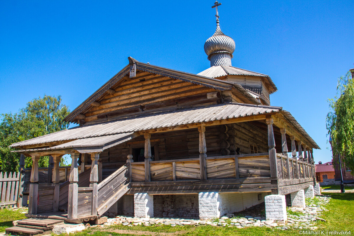 Заболоття храм бревенчатый