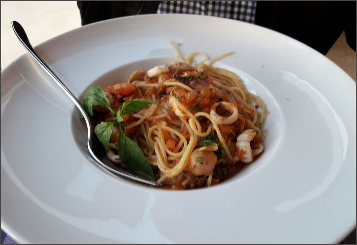 Хорхе взял пасту с морепродуктами