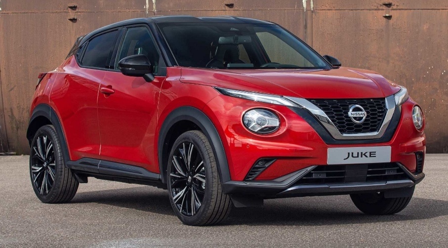 
Японская компания Nissan показала компактный кроссовер Juke второго поколения, который остался таким же узнаваемым