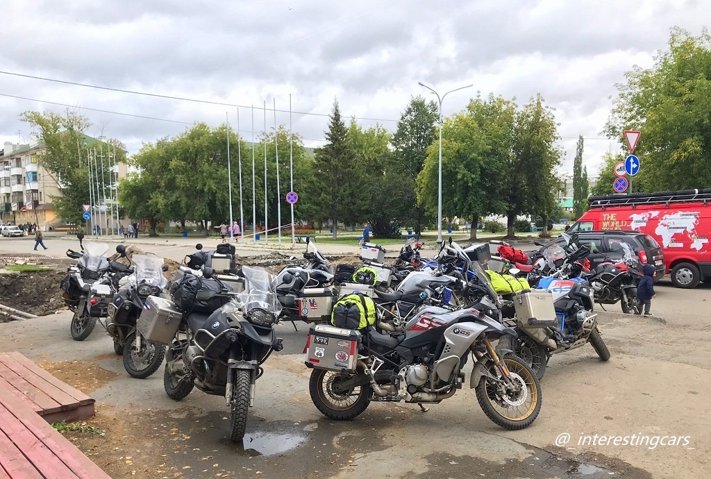 В основном это мотоциклы марки BMW