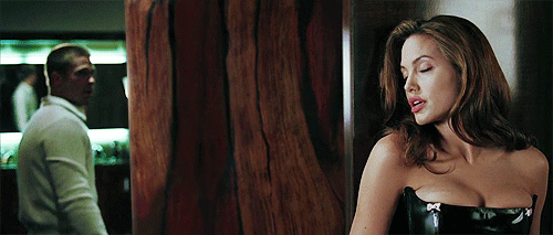 Брэд Питт и Анджелина Джоли - кадры фильма "Мистер и миссис Смит"