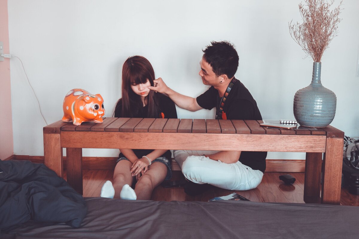 https://images.pexels.com/photos/1057016/pexels-photo-1057016.jpeg?cs=srgb&dl=adult-bed-bedroom-1057016.jpg&fm=jpg