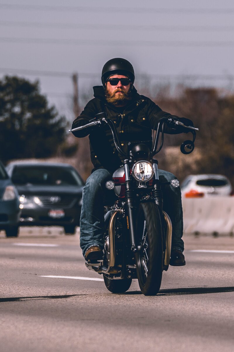 https://www.pexels.com/photo/man-riding-motorcycle-on-highway-2056949/