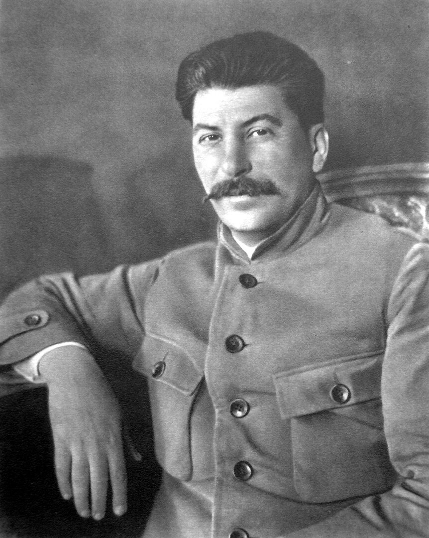   Сегодня годовщина со дня рождения Сталина.-2