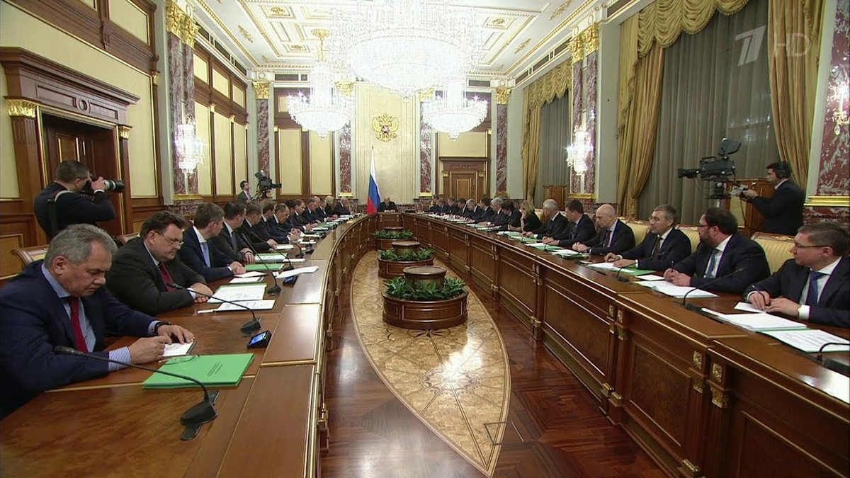Михаил Мишустин провёл первое совещание. Фото: youtube.com 