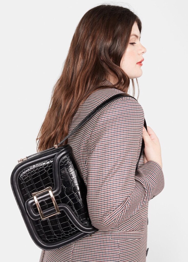 Фавориты распродажи в Mango: сумка с клапаном. Фото: mango.ru