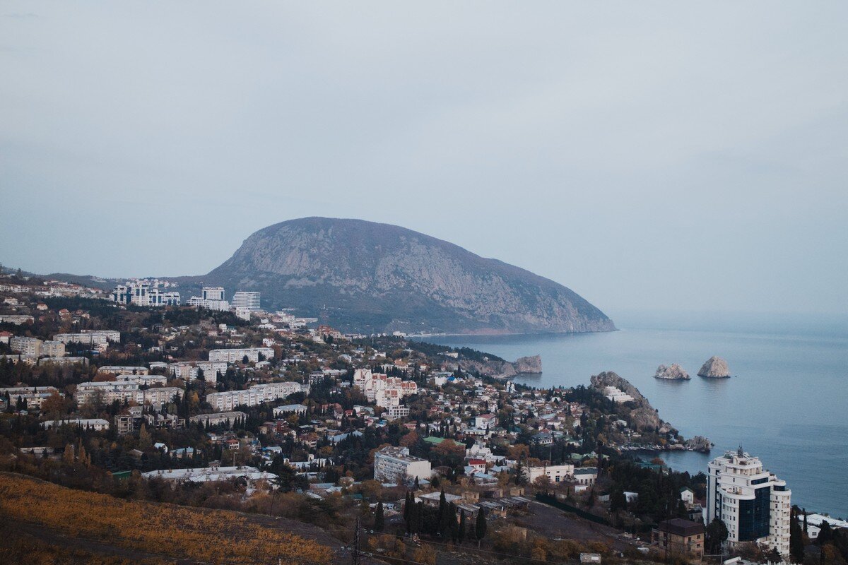 Вид на Гурзуф / Фото: блогеры Лаптева, Жирова