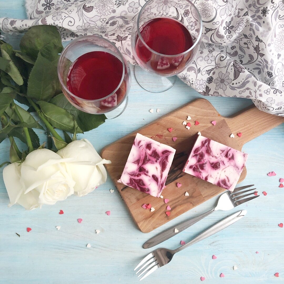 "Шоколадная страсть" из курса "Романтическая коллекция". КБЖУ на 100 гр.: 98/5/7/12