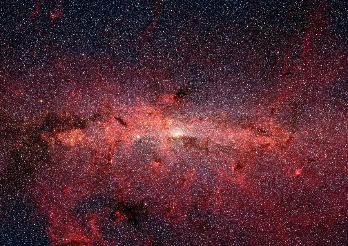 Центр Галактики Млечный путь. Фотография сделана космическим телескопом «Спитцер».