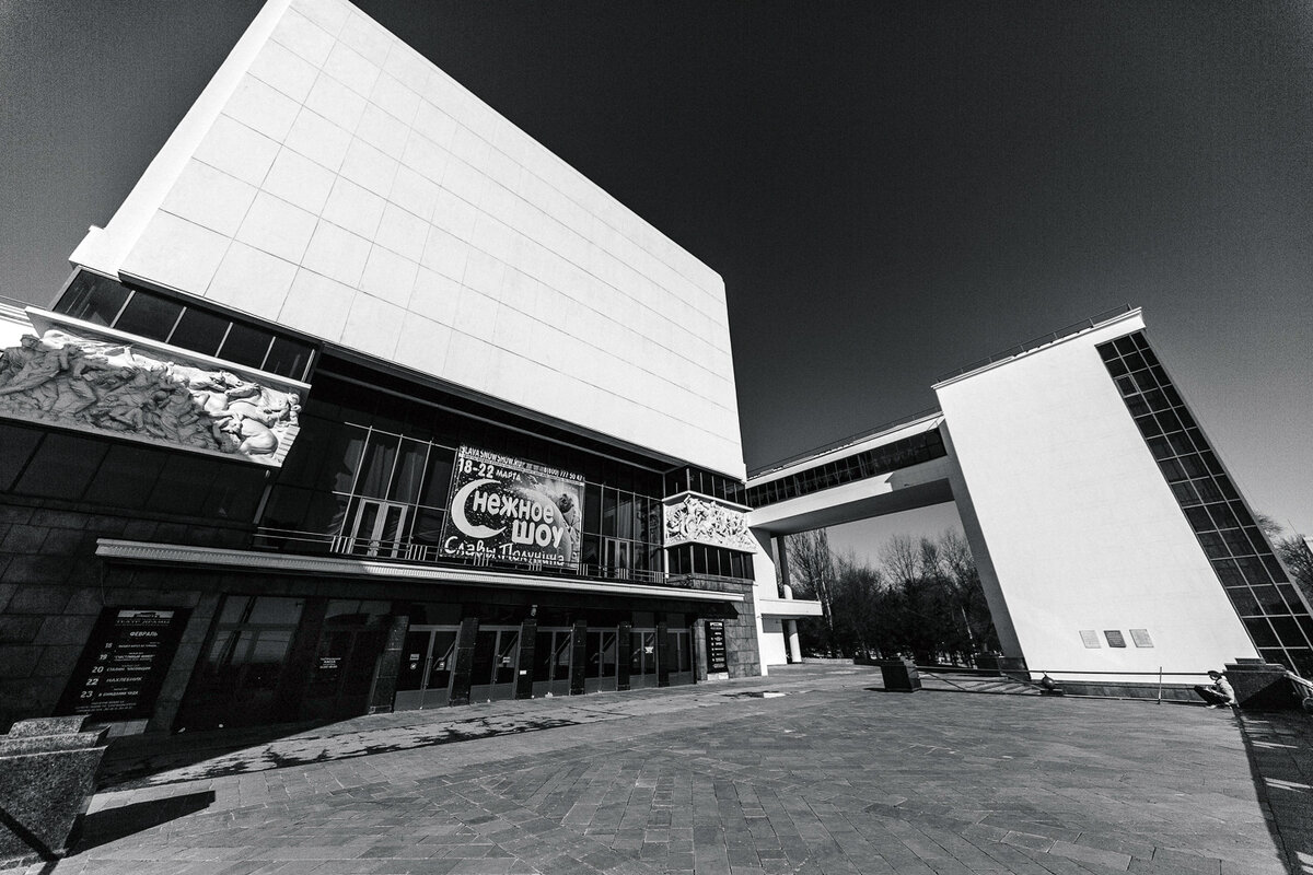 Театр горького ростова на дону. Ростовский музыкальный театр зал. Музыкальный театр горького. Музыкальный театр горького. Ростовский музыкальный театр.