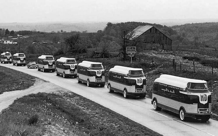 Караван из GM Futurliners