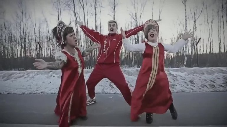 В результате запланированное выступление Little Big всё же прошло по плану 2 июля 2013 года в ночном клубе А2. После этого концерта группу стали называть «русскими Die Antwoord». 