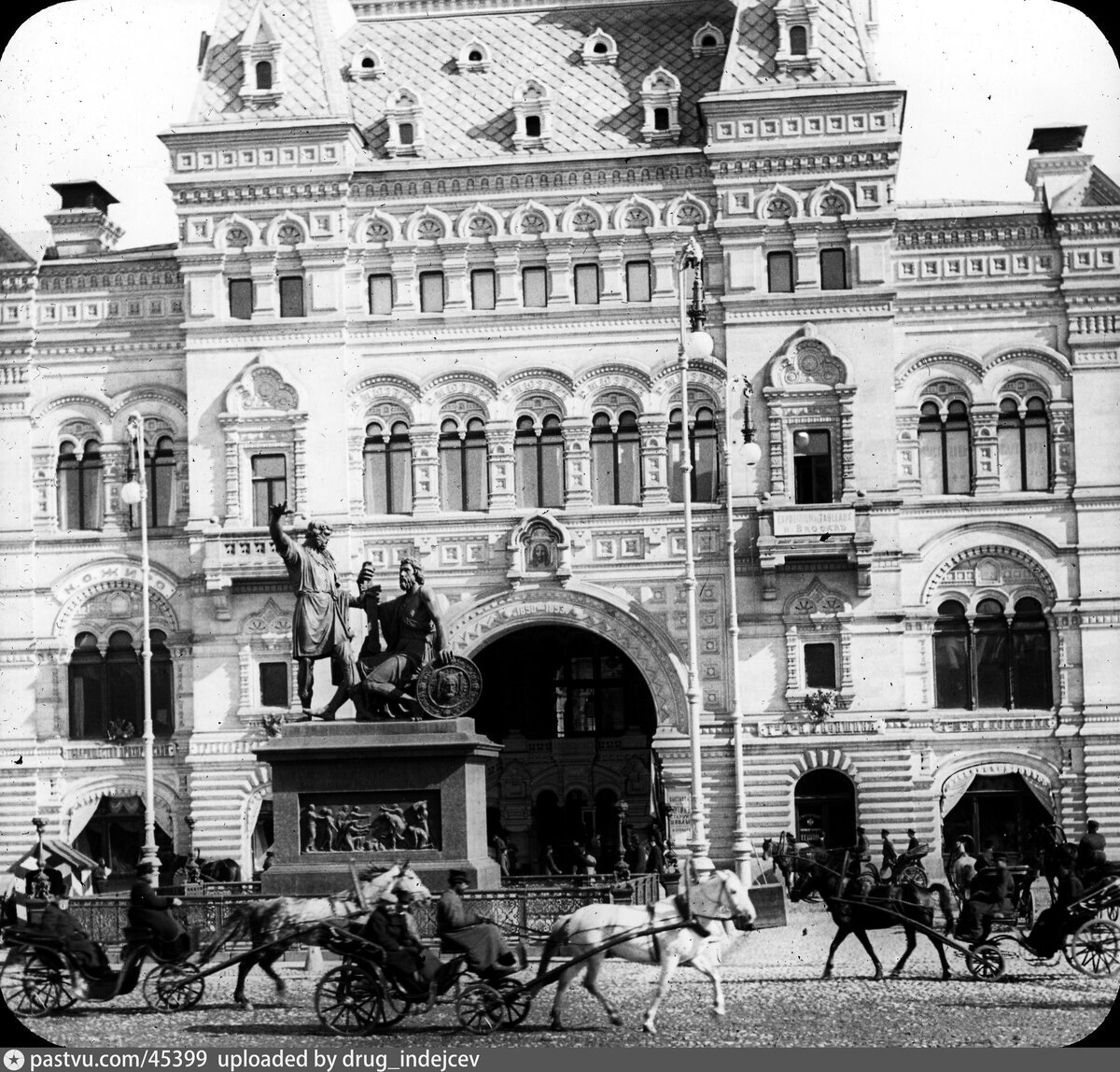 что было вместо гума в москве