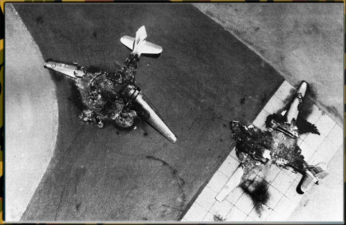 Один из египетских аэродромов, 5 июня 1967 года (фото с сайта ibzine.idu.edu.pl)