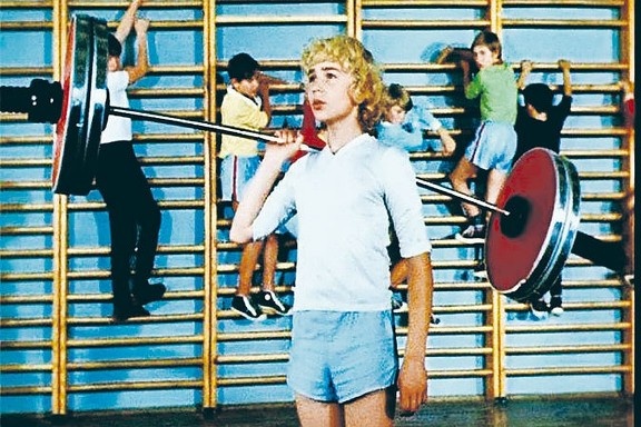 Кадр из "Приключения Электроника"