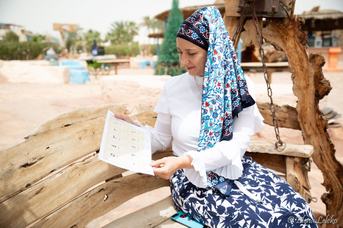 арабские сериалы 2022. араб и чеченка. зеленоглазая девушка в парандже. богатый шейх. секрет арабски камера.