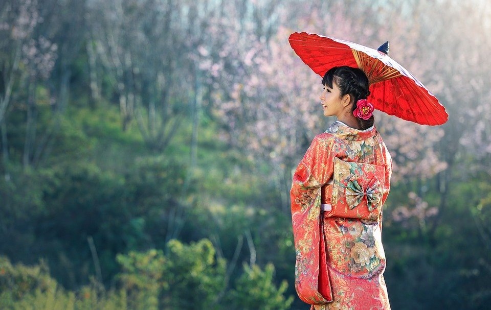 https://pixabay.com/photos/asia-ceremony-chinese-dress-1822520/