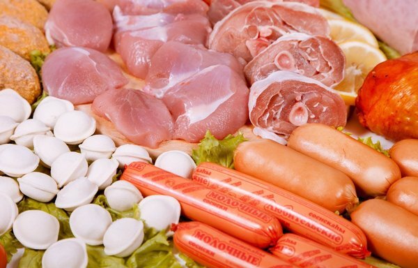 Гастрономический рай моего старшего. Сюда бы ещё сливочное масло, хлеб, сыр и каких-нибудь чебупелей