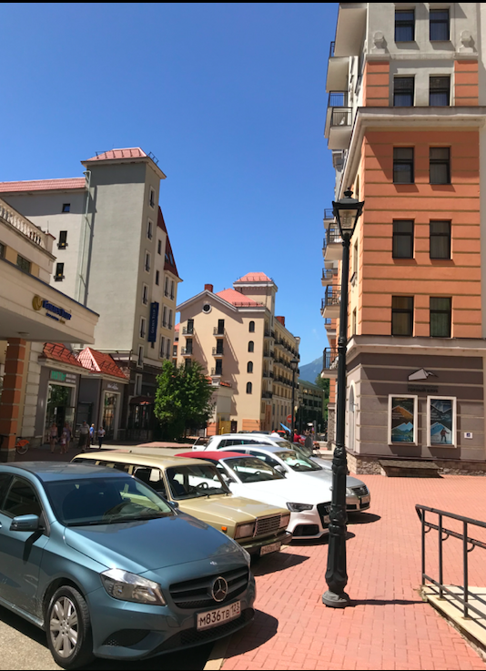 Справа наш отель