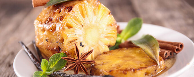 Аанас с корицей приготовленный в вакууме по технологии sous vide