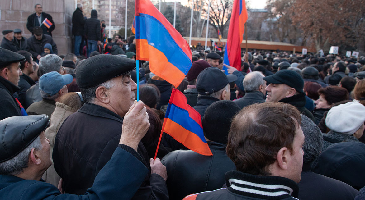 Митинг 03. Протесты в Армении задержания. Протесты против сво в Ереване. Армения Армения Бюракан сельсовет митинг. Митинг НДП В Ереване.