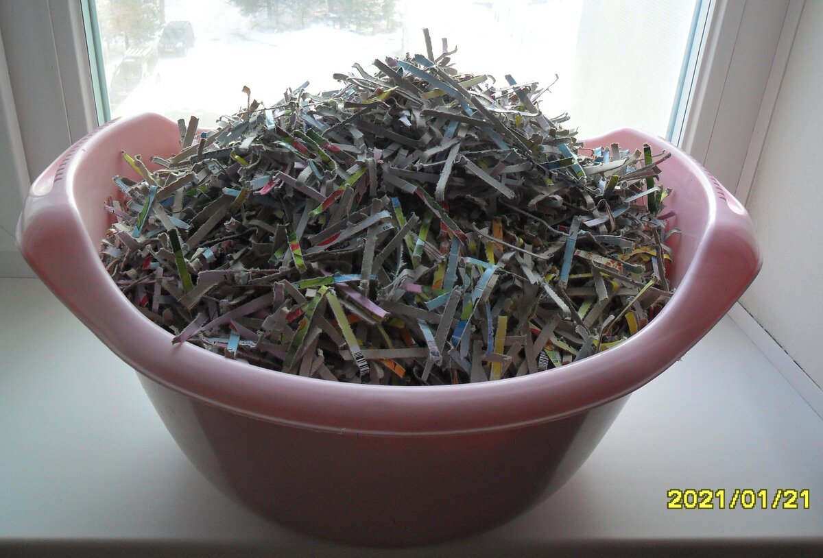 Картонная стружка из упаковок от бумажных салфеток